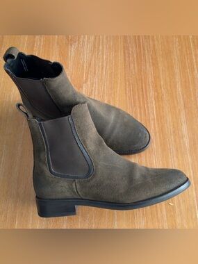 Thursday boot company leather duchess Chelsea boots